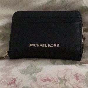 Michael kors credit card and change holder